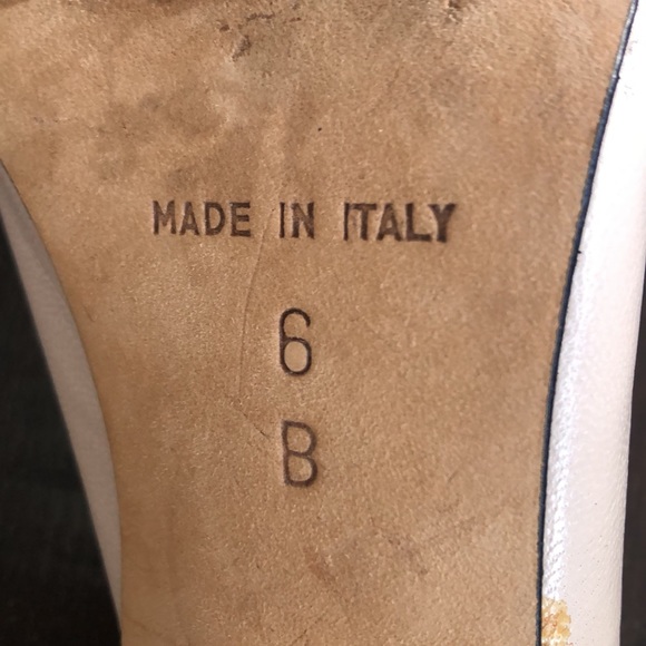 Beverly Feldman floral WOMENS Italian shoes in mint condition. - Picture 6 of 8